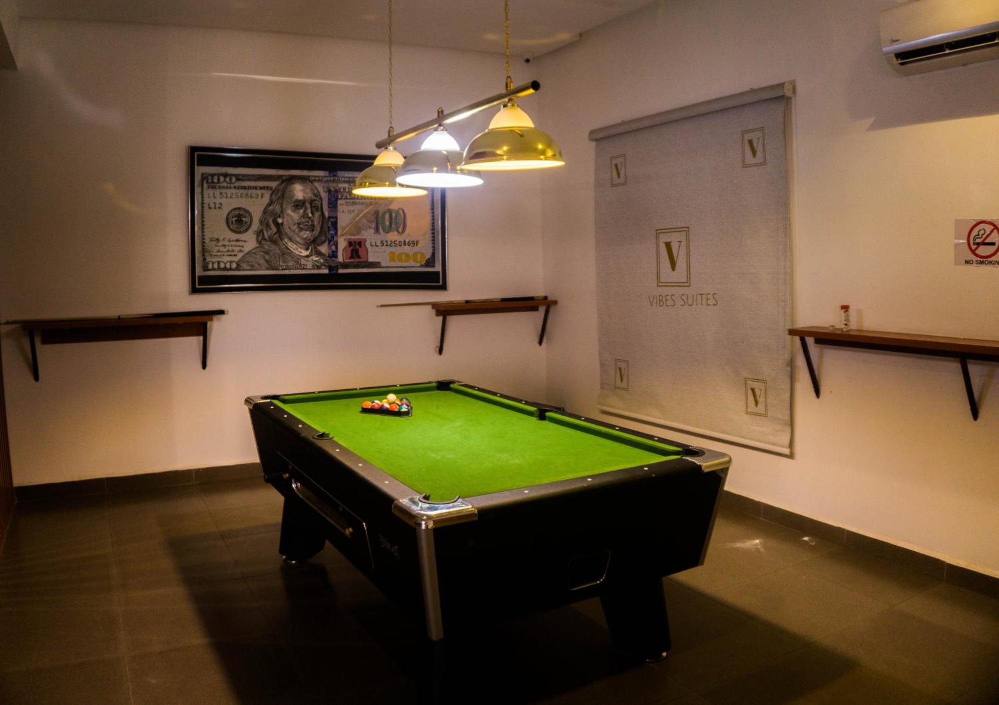 Vibes Suites Kaba Bagian luar foto