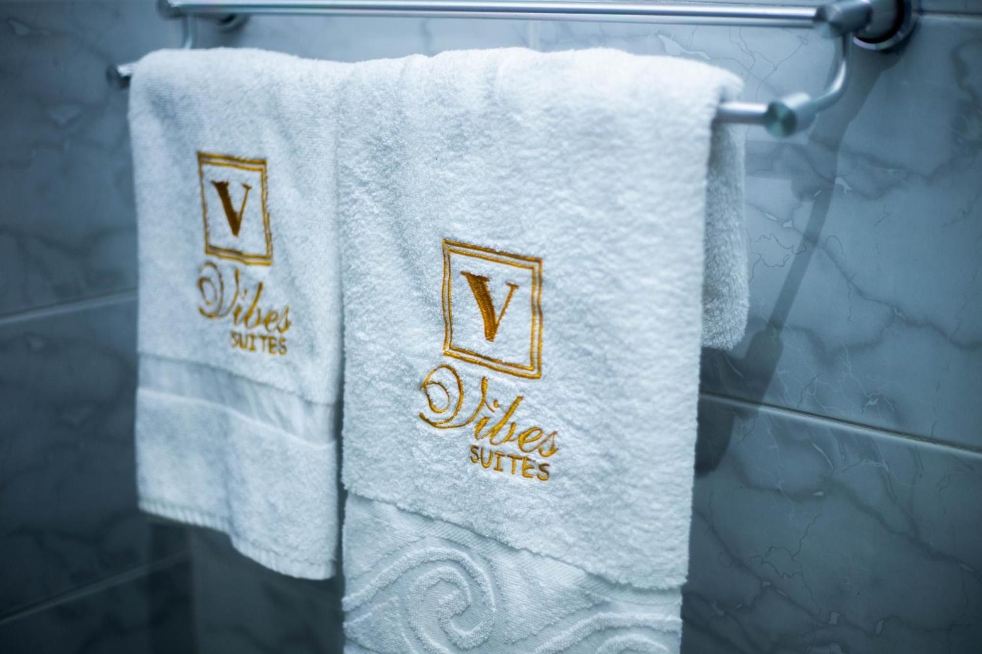 Vibes Suites Kaba Bagian luar foto