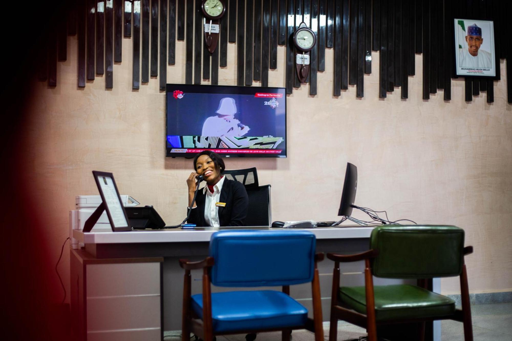 Vibes Suites Kaba Bagian luar foto
