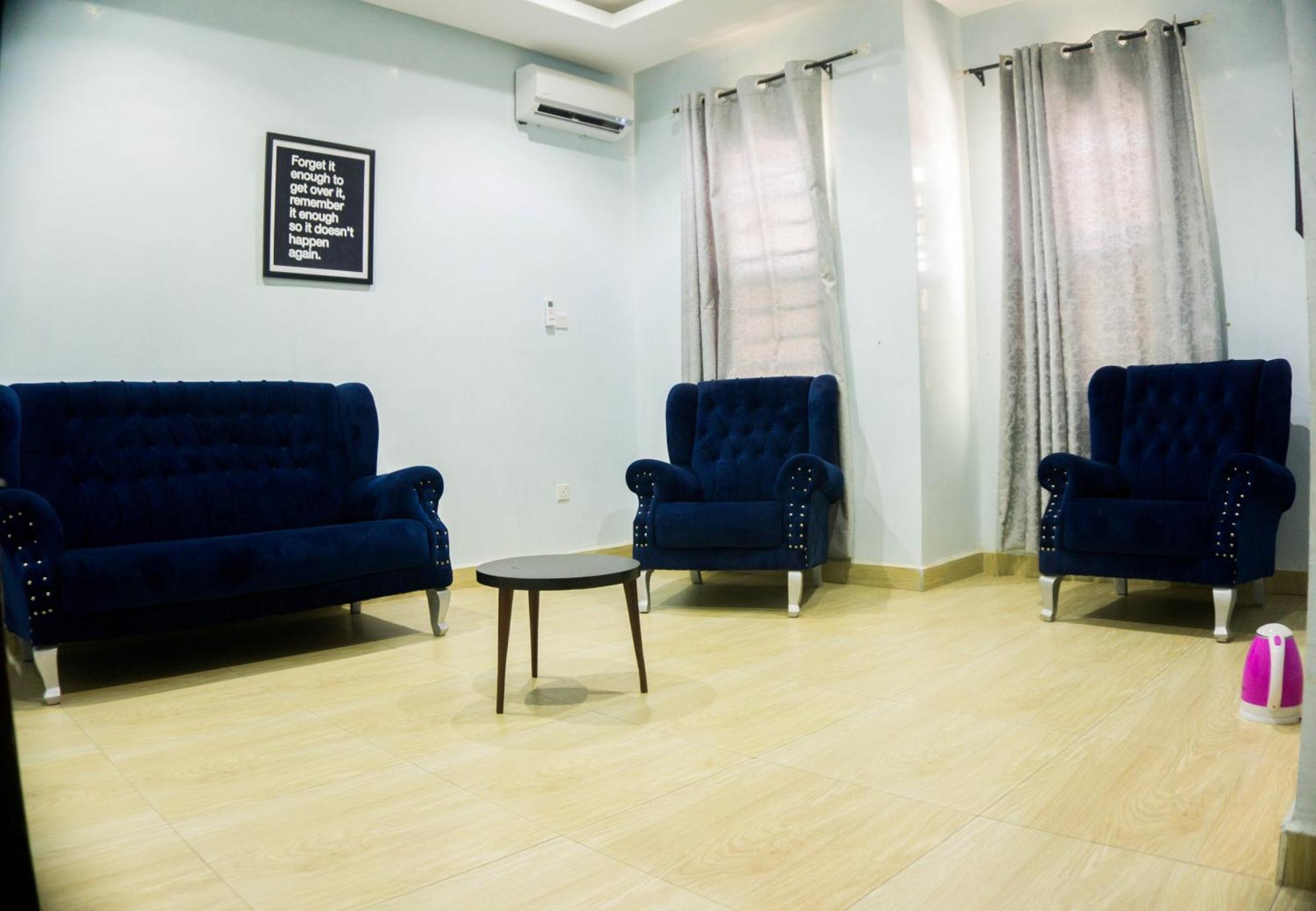 Vibes Suites Kaba Bagian luar foto