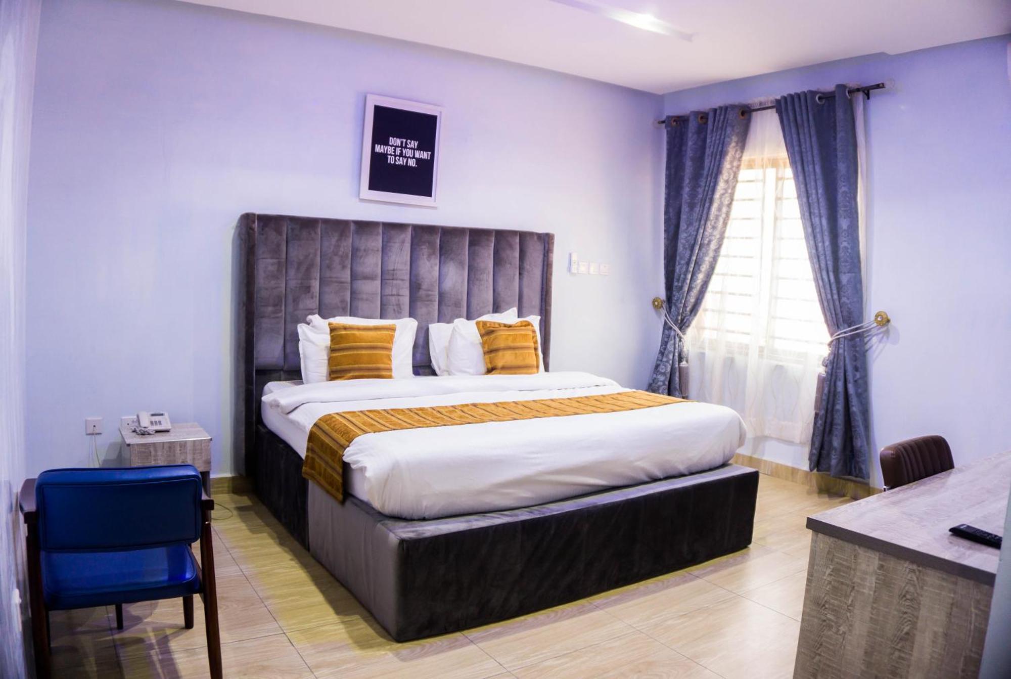 Vibes Suites Kaba Bagian luar foto
